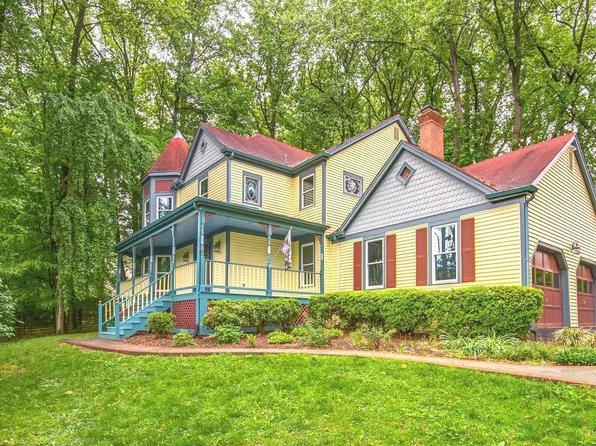 6814 Braddock Rd, Annandale, VA 22003