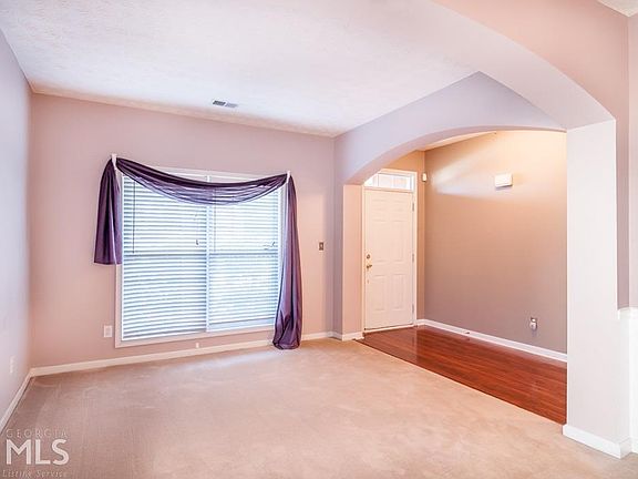 4th image of 736 Winbrook Dr