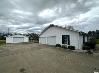 12173 Foxcroft Dr, West Frankfort, IL 62896