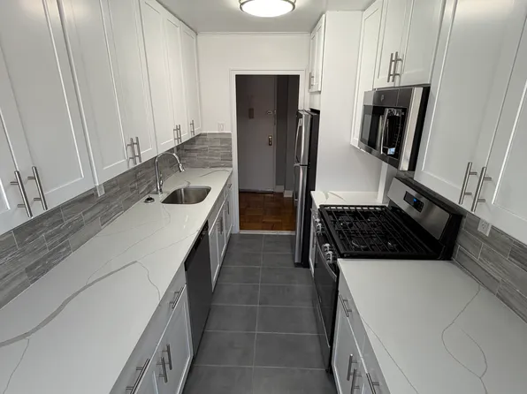 (undisclosed Address), Fresh Meadows, NY 11365