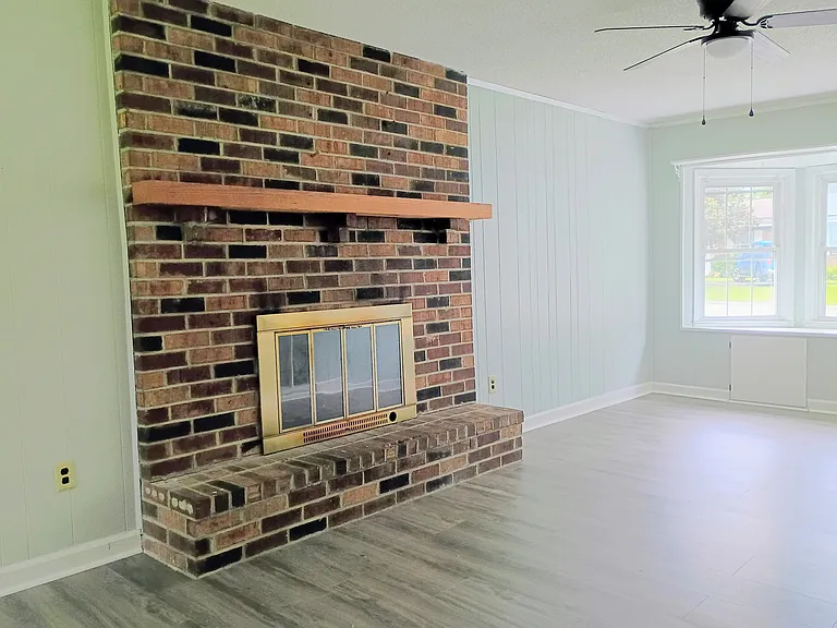 219 Judith Dr — Photo 4