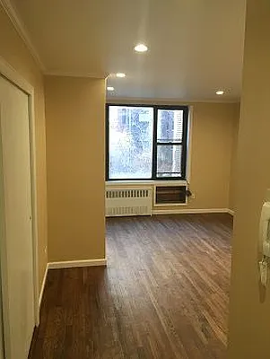 Rented by Eric Goodman Realty Corp | media 22