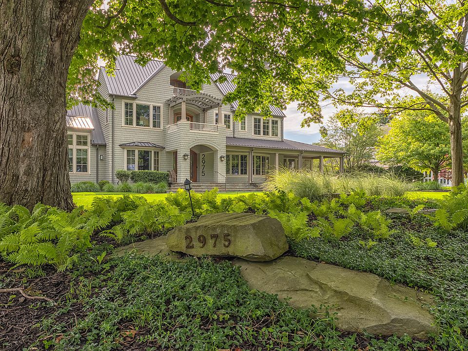 1st image of 2975 Lakeshore Dr