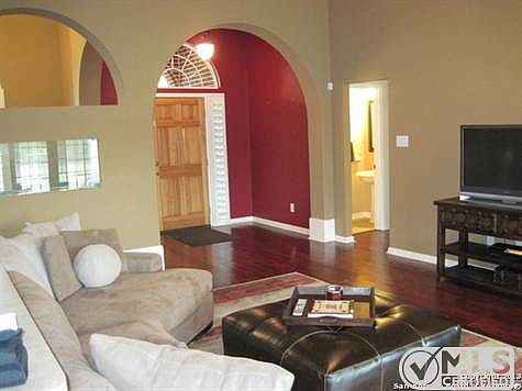 3rd image of 26033 Timberline Dr
