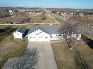 308 Country Oak Dr, Sauk Centre, MN 56378