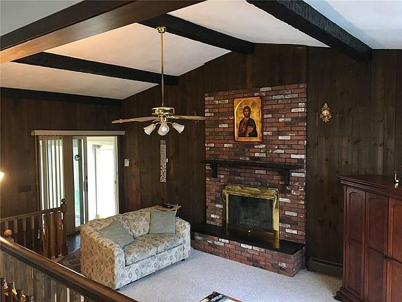 5th image of 150 Woodland Ave