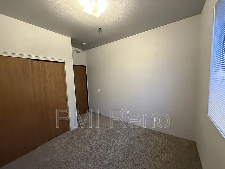 Big Horn Apartments — Photo 18