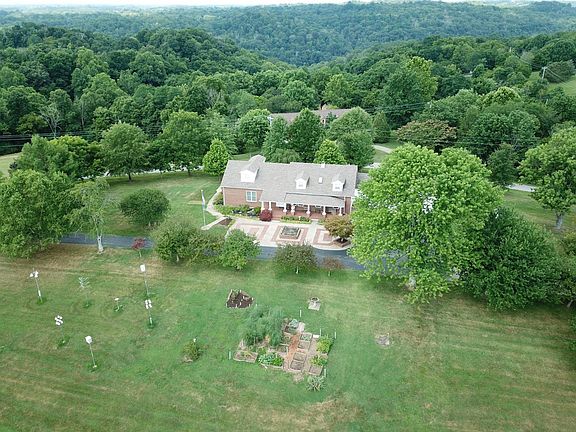 2nd image of 720 River Hill Dr