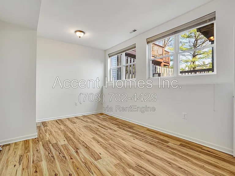 21217 Millwood Sq — Photo 44