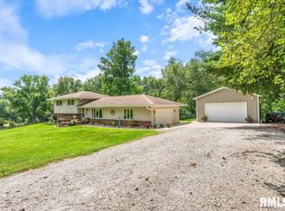 3 Willow Creek Dr, Springfield, IL 62707