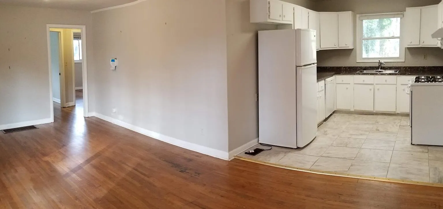 3 bed, 960 sqft, $1,900 — Photo 4