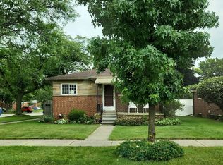 8670 Helen St, Center Line, MI 48015