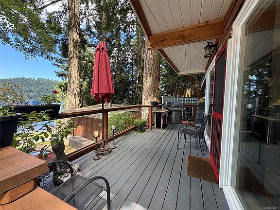 4th image of 1136 N End Rd Cabin 3