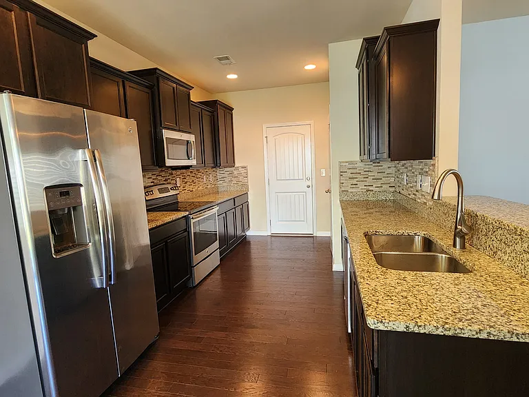 508 Knothole Ln — Photo 6