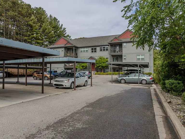 The Tides 1510 Veterans Dr — Photo 44
