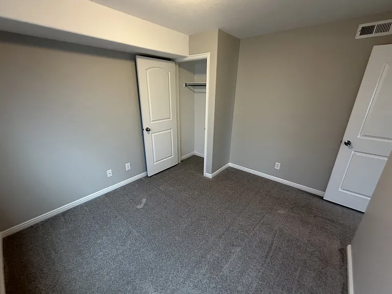 999 Village River Ln #B8 — Photo 24