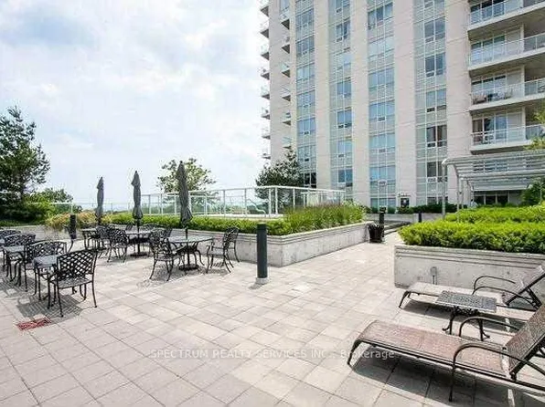 3865 Lake Shore Blvd W #512, Toronto, ON M8W 0A2