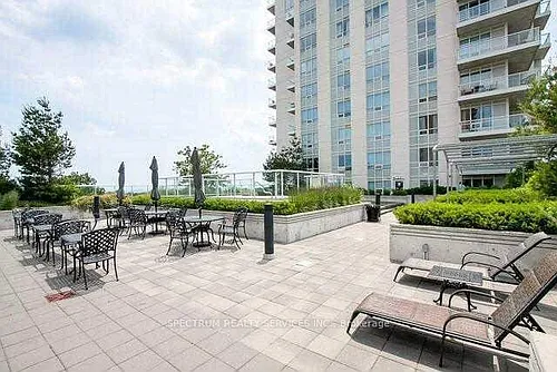 3865 Lake Shore Blvd W #512 Photo 1