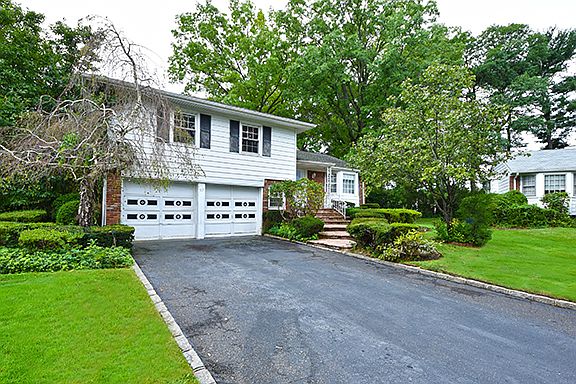 2nd image of 57 Country Village Ln
