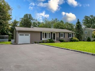 30 Meadowbrook Dr, Hillsborough, NJ