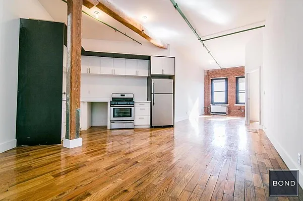 Rented by Bond New York | media 18