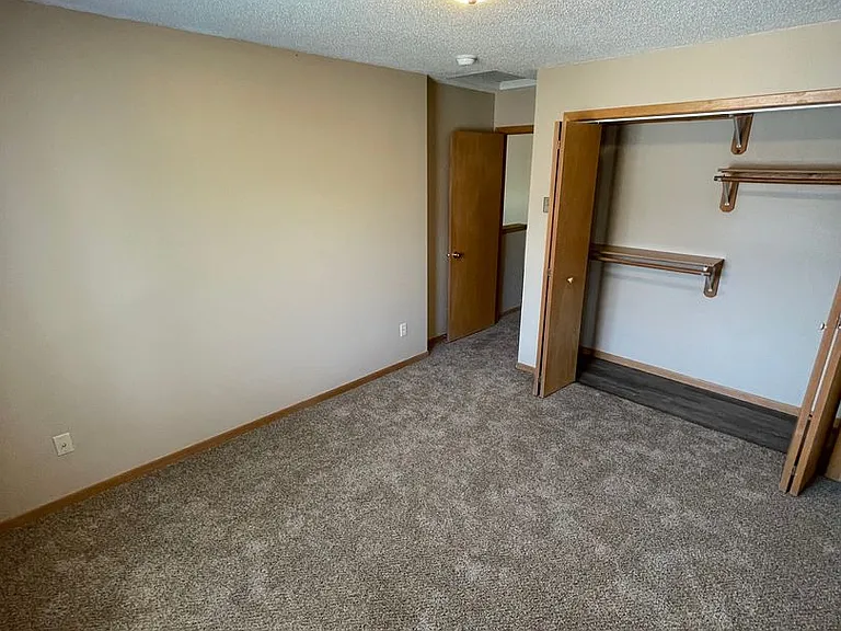 1801 Red Dale Dr — Photo 14