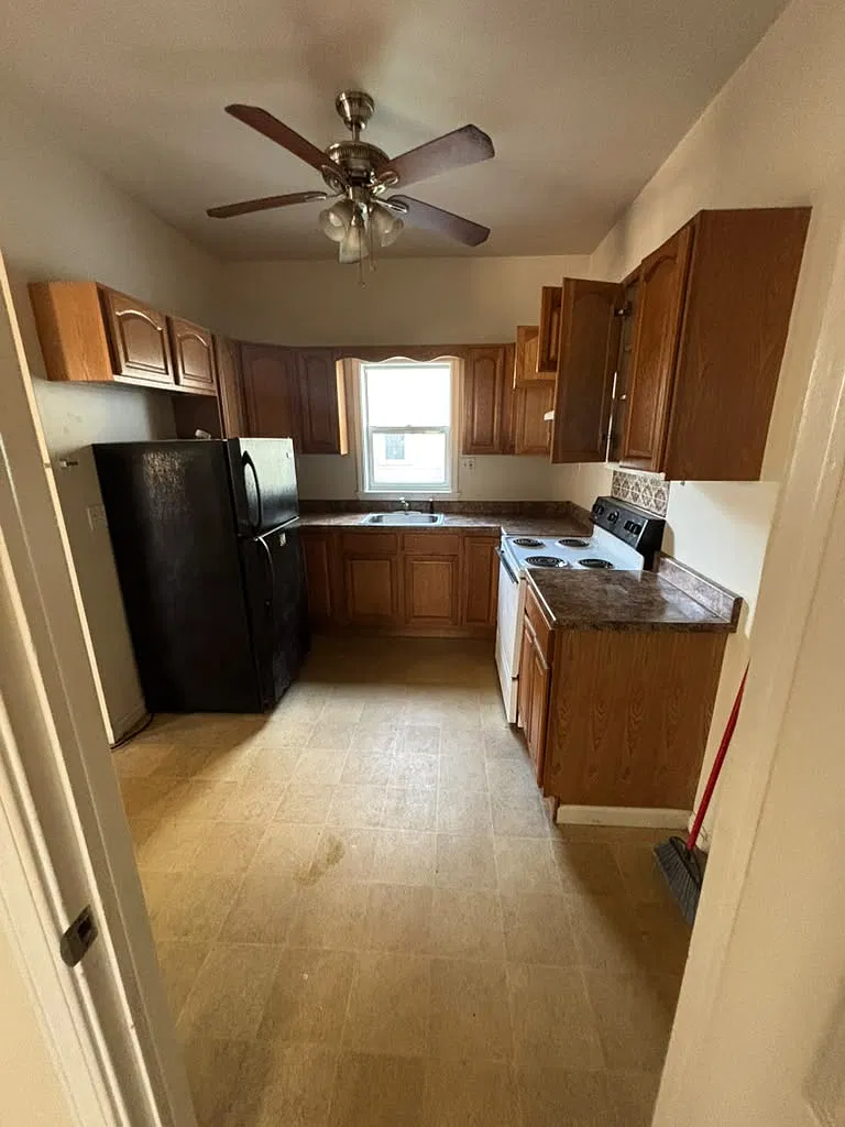 2 bed, $800 — Photo 1