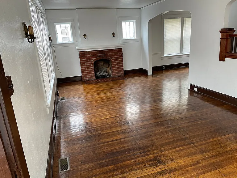 626 Park Ln — Photo 9