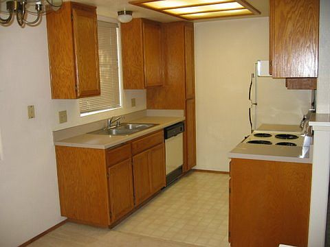 4th image of 4525 Campus Ave APT 9