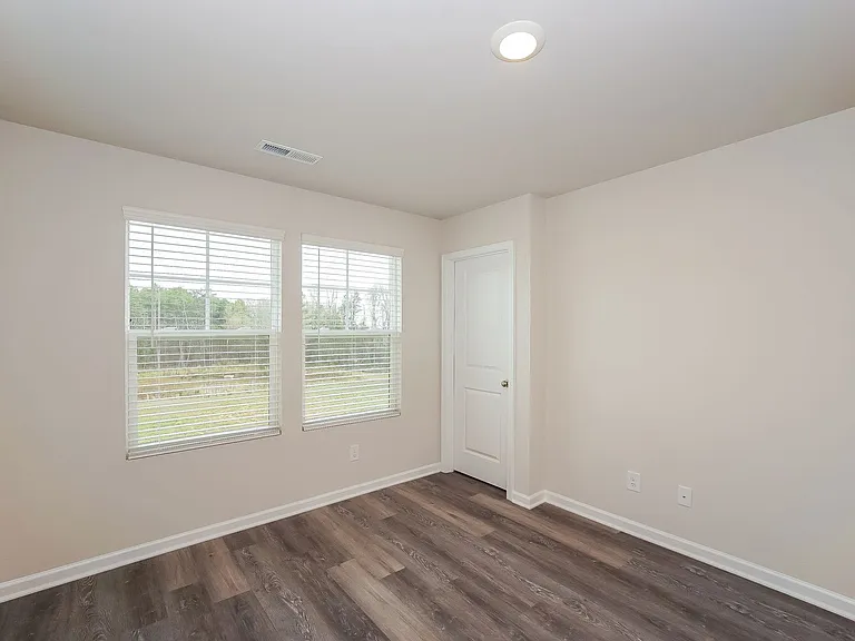 229 Kennerly Ave #D — Photo 8