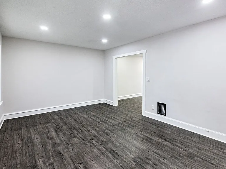 3005 N West St — Photo 8