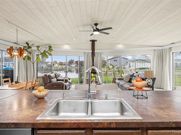 38027 Mallast St — Photo 14