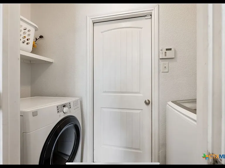 3810 Clementine Dr — Photo 17