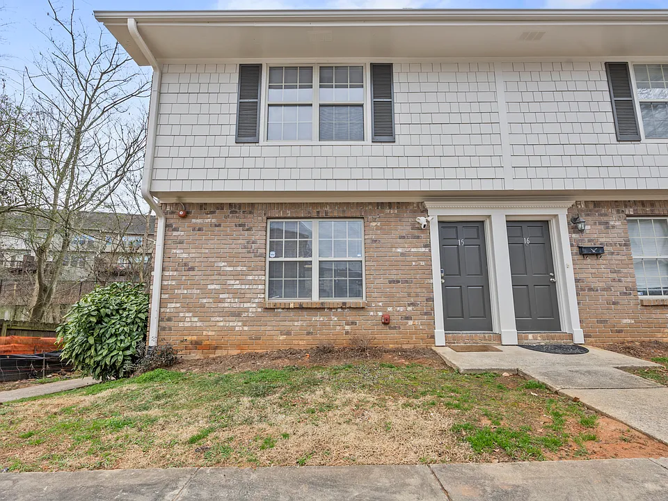 Villa Ct SE