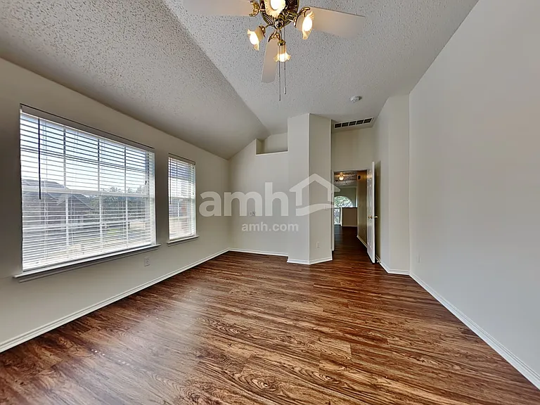 601 Ridgemont Dr — Photo 15
