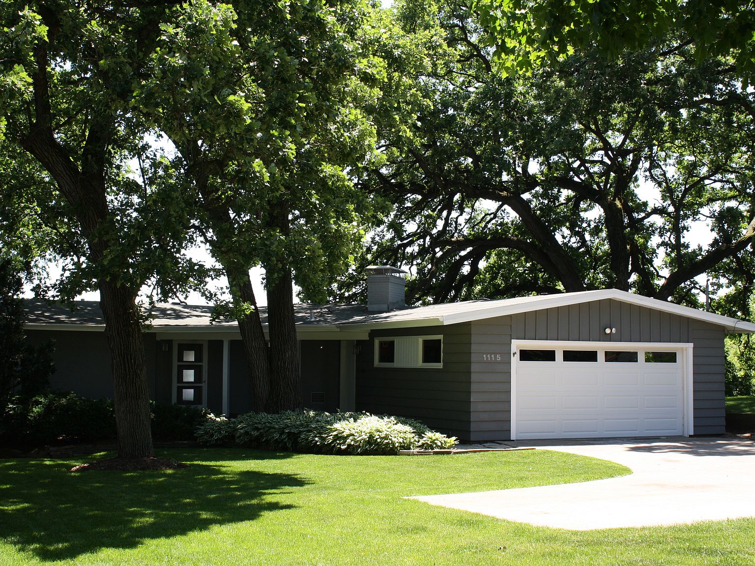 1115 E Lincoln Ave, Belvidere, IL 61008 Zillow