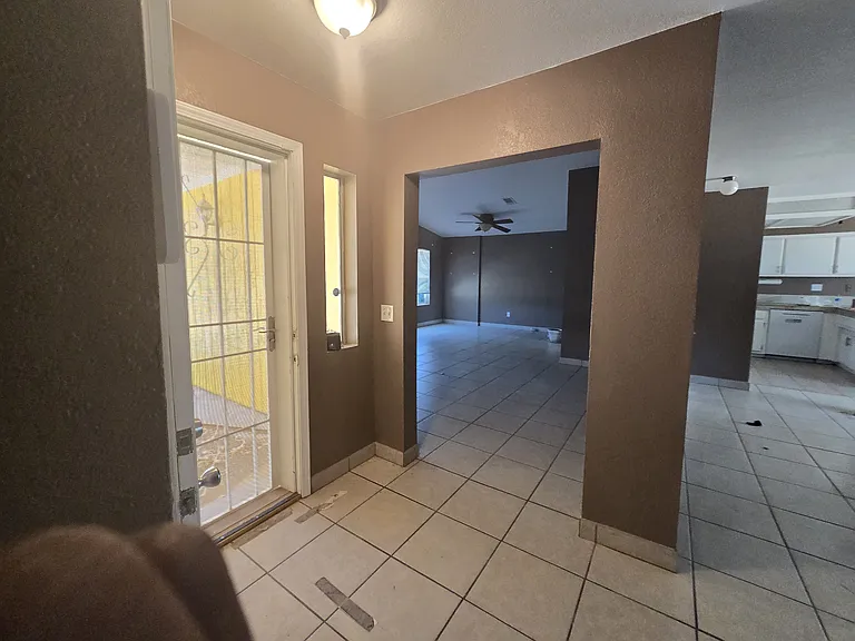 8100 Hemlock Ave #A — Photo 3