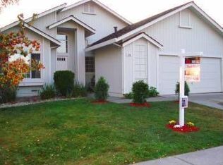 704 Natalie Dr, Windsor, CA 95492