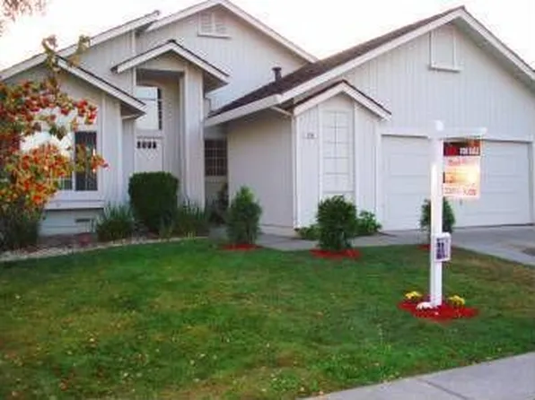 704 Natalie Dr, Windsor, CA 95492