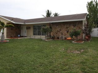 5199 Woodstone Cir E, Lake Worth, FL 33463