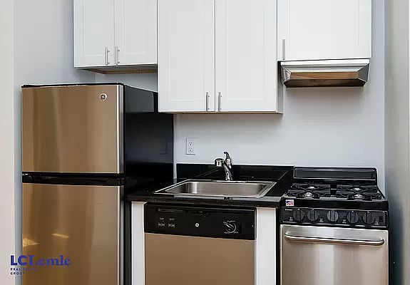 5th image of 204 E 84th St #3RR