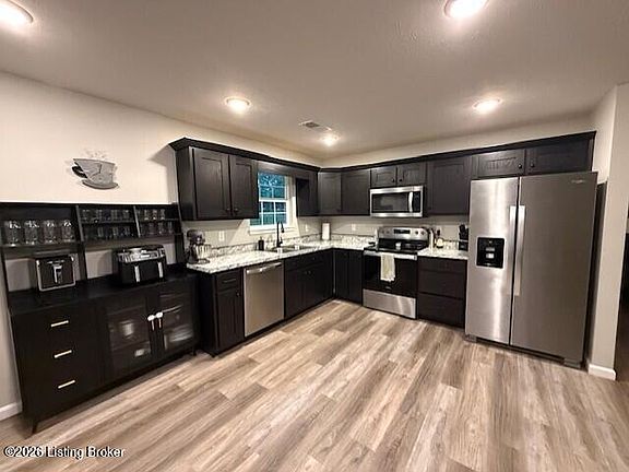 4th image of 64 Sycamore Dr