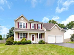 8 Oakmont Ter, East Windsor, NJ 08520