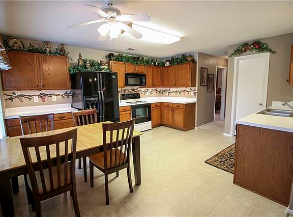 4th image of 5240 Emmeryville Ln