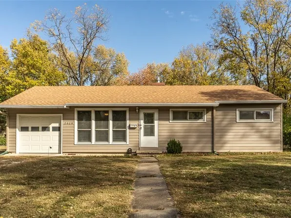 2028 Barker Ct, Lawrence, KS 66046