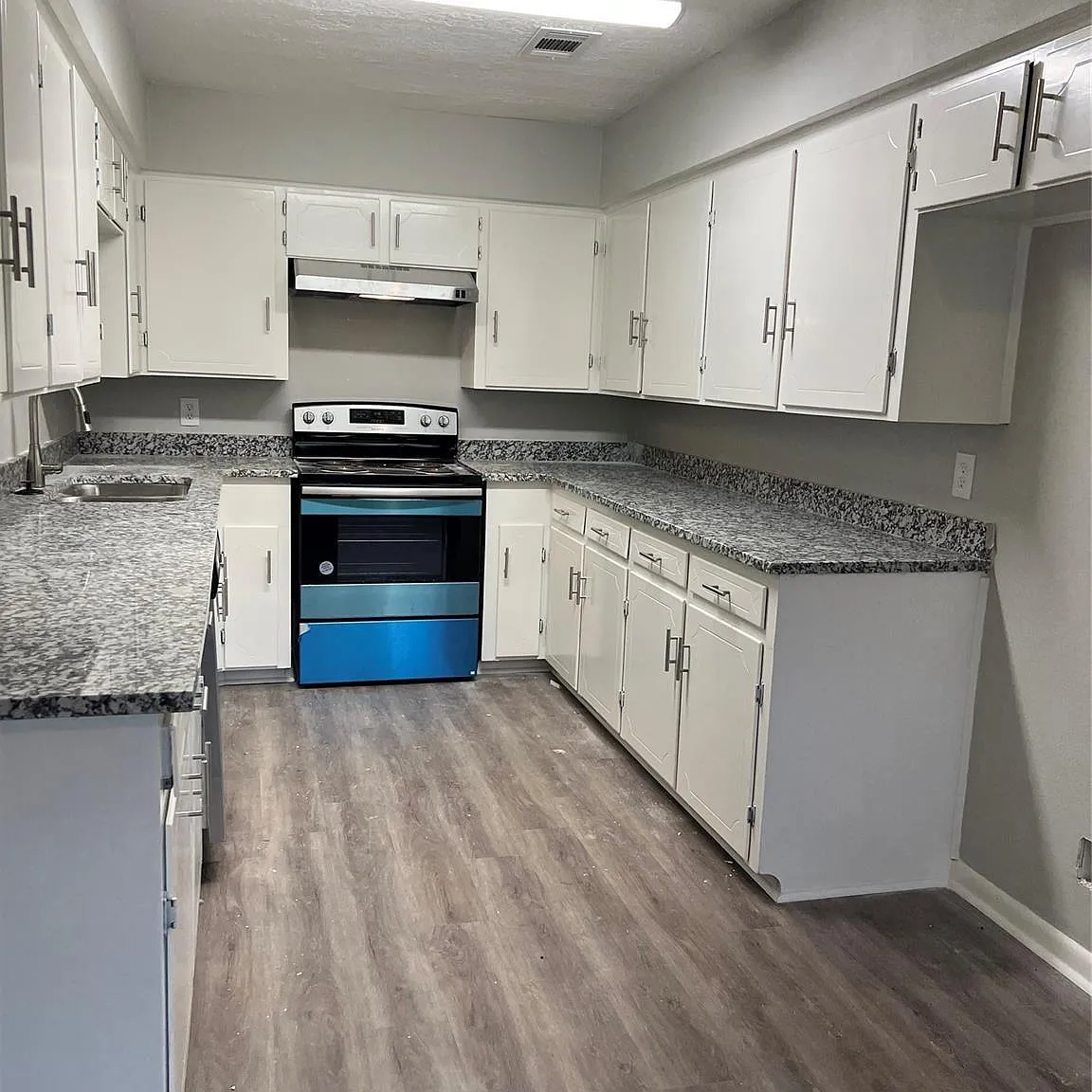 4 bed, 2.0 bath, 1890 sqft, $1,700 — Photo 2