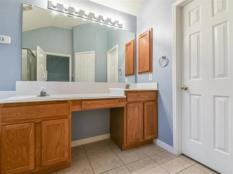 5911 Mettler Ln — Photo 15