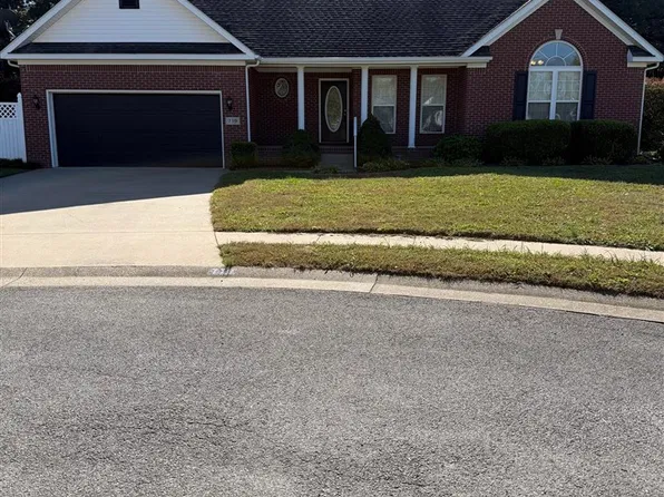 719 Yellowwood Ct, Bowling Green, KY 42104