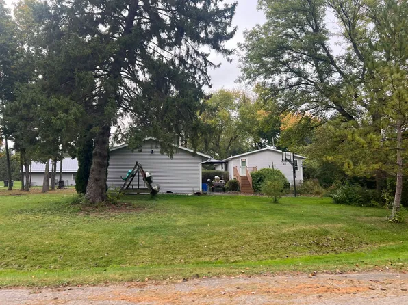 W2506 Circle Dr, Watertown, WI 53094