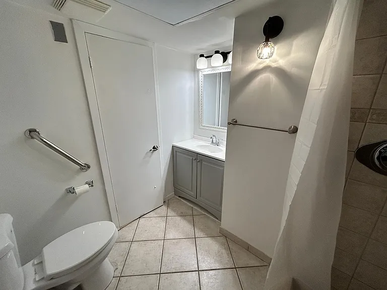 3115 Oakland Shores Dr #E103 — Photo 12
